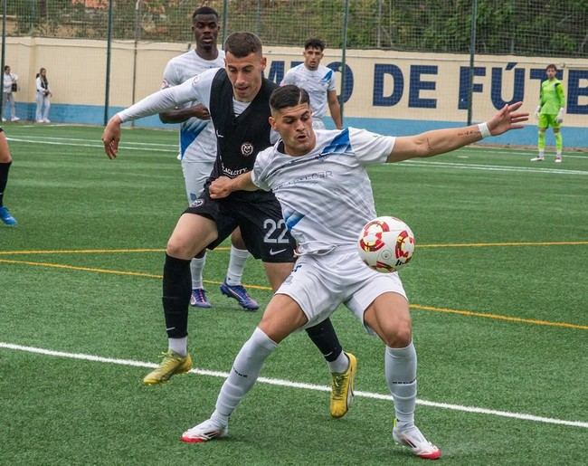 Refuerzos para el Almería B: llegan Félix Pérez, Juan Asirón y Vicente Agulló