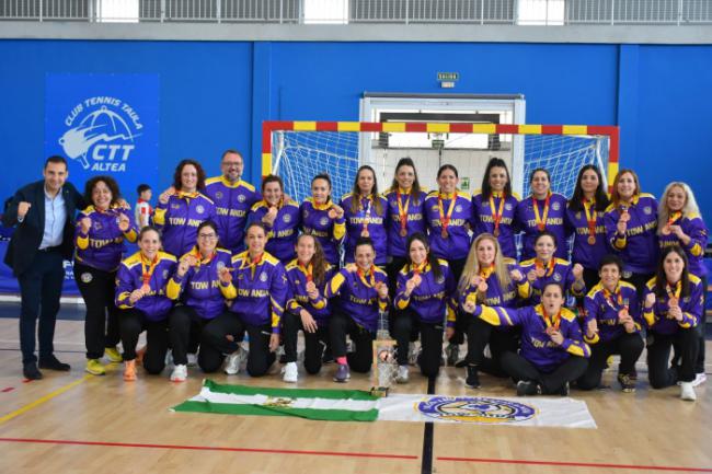 Las Veteranas Towandas de balonmano logran el bronce en el Campeonato de España
