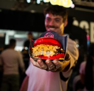 El Ejido se convierte en la capital de las smashburgers con The Burger Cup Flash