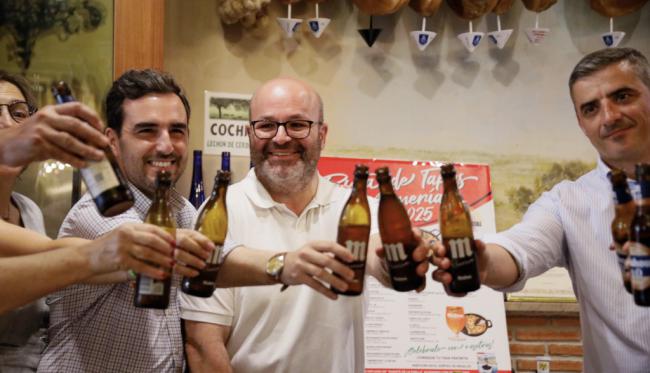 Almería rinde homenaje a la hostelería, a Valencia y su paella en el Día Mundial de la Tapa
