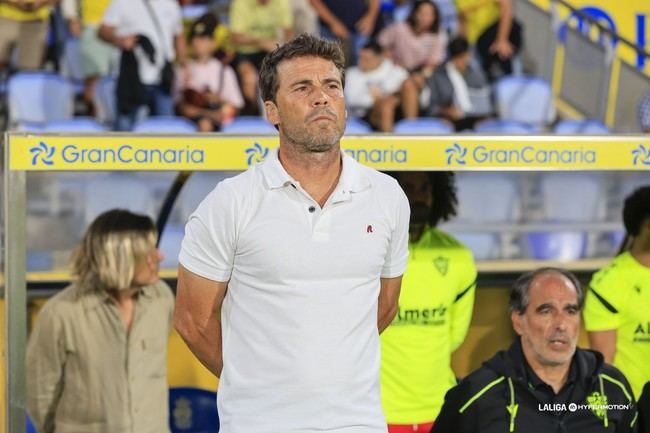 Rubi elogia la entrega del equipo tras vencer a Las Palmas