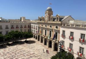 El play-off de la UD Almería abre las terrazas de la capital a las pantallas exteriores
