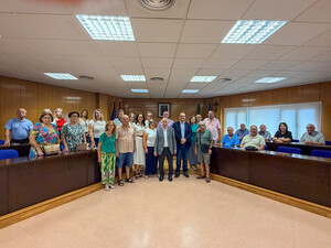 El alcalde de Roquetas de Mar recibe a los representantes del Consejo Municpal del Mayor  
