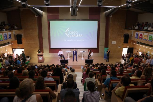 El catedrático Diego Valera aspira al Rectorado