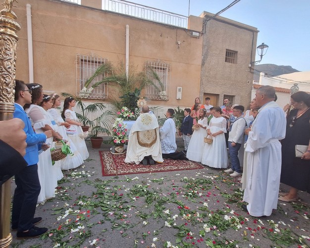 Dalías vive con fervor el Corpus Christi