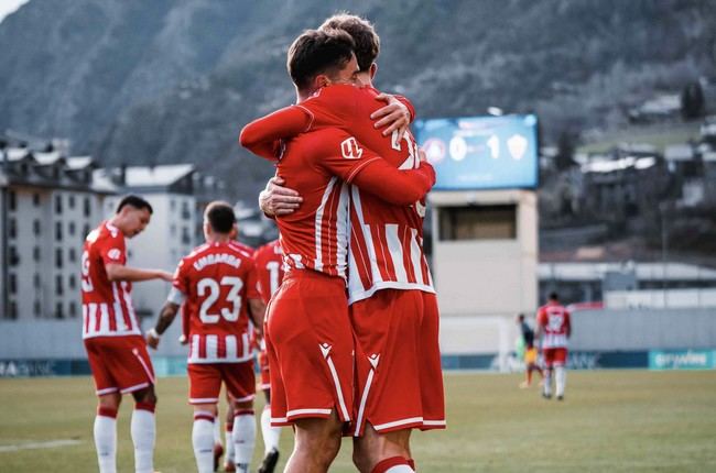 Almería se afianza en el podio tras la jornada 17