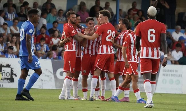 Almería se impone 0-2 y gana el Trofeo Alfonso García Zapata