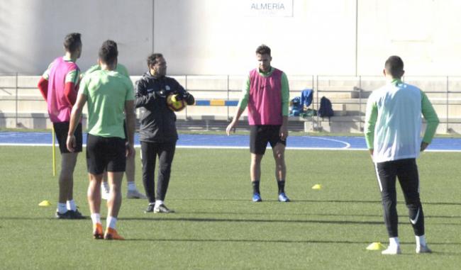 El Almería se prepara para intentar sorprender al Alcorcón en su estadio
