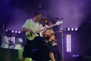 6.000 personas disfrutan en El Ejido de la mejor música de Nil Moliner