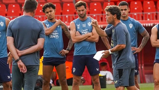 Almería va por la remontada en Oviedo