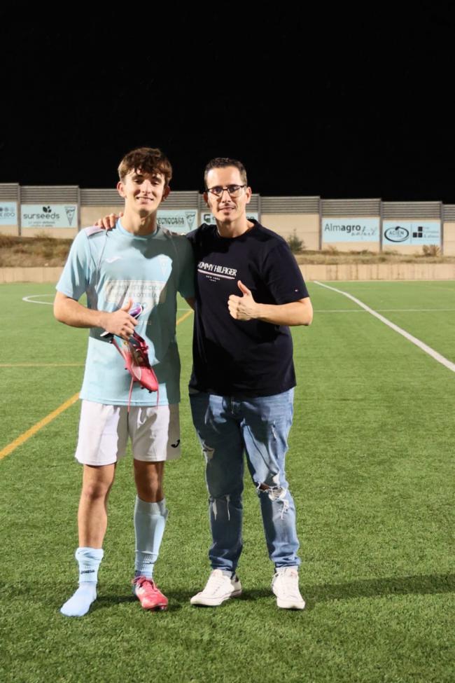 Rubén Pérez: Éxito y compromiso en el CD Maavi