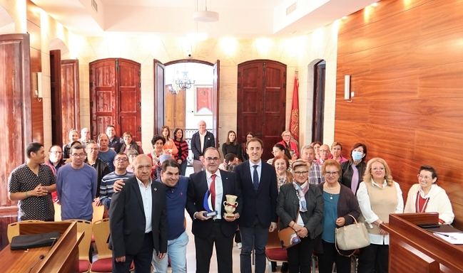 Ayuntamiento de Vera y Asprodalba reconocen el apoyo de Smurfit Kappa