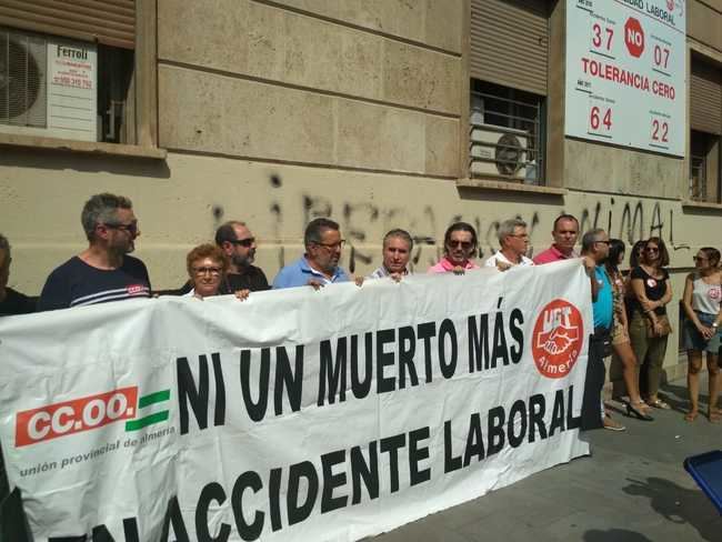 Concentración sindical por los últimos accidentes laborales