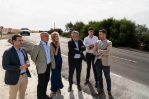 Diputación renueva la carretera municipal que une Matagorda con Almerimar