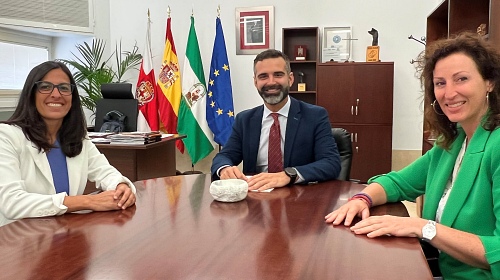 El alcalde recibe a la nueva directora general del PITA, Alejandra Carreño