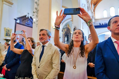Diputación acompaña al pueblo de Dalías en la Misa Mayor del Cristo de la Luz