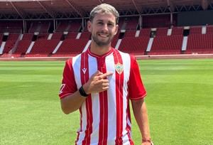 Romera regresa al Almería B como noveno fichaje