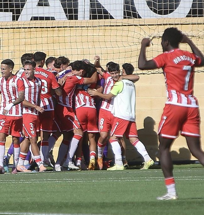 Triunfo épico del Almería B en casa