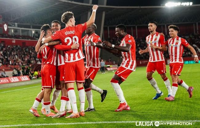 Almería sigue imparable: 3-1 ante Eibar