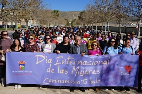 Escolares De Vícar Caminan Juntos Por La Igualdad