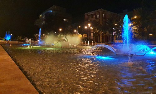 Almería se tiñe con los colores de Ucrania en señal de solidaridad
 
