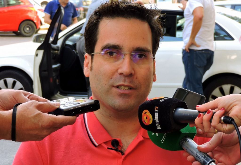 El PSOE califica de 'desproporcionado' el sueldo del alcalde