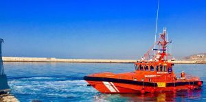 Casi la mitad de las 370 personas rescatadas en Alborán trasladas al Puerto de Almería