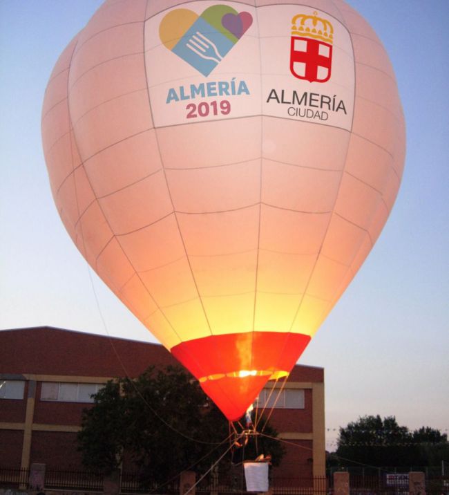 ¿Te atreves a sobrevolar Almería en globo aerostático gratis?