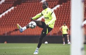 Bajas clave para el duelo en Santander