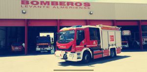 Bomberos del Levante estrena el nuevo camión subvencionado por la Diputación