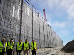 El Puerto de Almería amplía la pantalla atrapa-polvo en el muelle de graneles sólidos