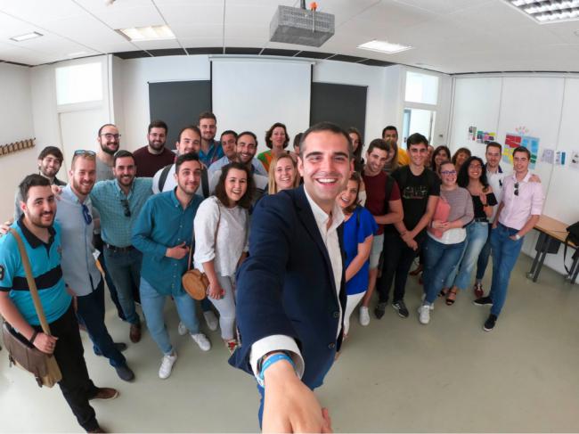 Ramón propone la creación de becas para impulsar el retorno del talento