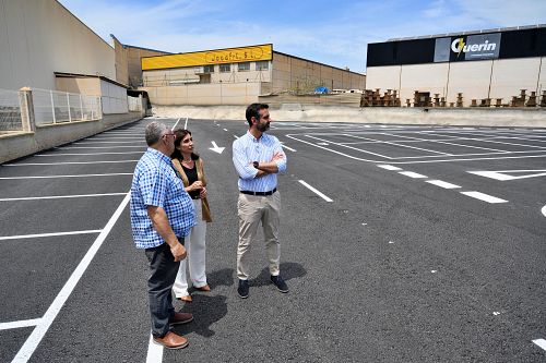 El Ayuntamiento acondiciona crea un parking de 4.700 m² en el Sector 20