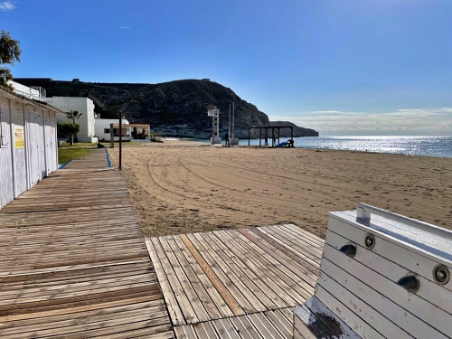 El Ayuntamiento de Níjar acondiciona las playas para Semana Santa