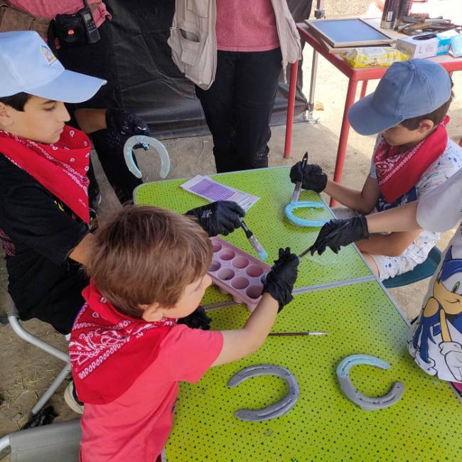 Familias almerienses conocen el Desierto de Tabernas con la Diputación