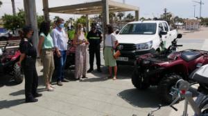 Torregrosa supervisa en Adra el Plan de Playas Seguras