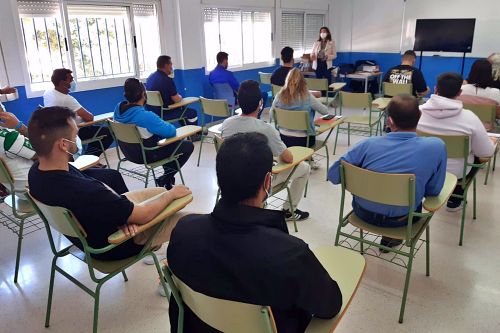 Endesa certifica a los primeros 25 alumnos del curso para el desmantelamiento de la central de Carboneras