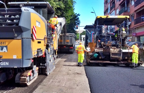 El Ayuntamiento realiza trabajos de mantenimiento en la Avenida del Mediterráneo