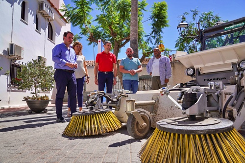 Nueva barredora de la Diputación y el Ayuntamiento para Los Gallardos