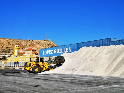 El tráfico de mercancías aumenta el 43,4% en los puertos de Almería y Carboneras