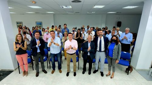 El PP moviliza a sus alcaldes de cara al 19-J como “el mejor aval de Juanma Moreno”