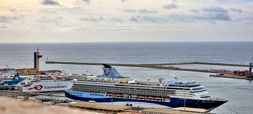 El crucero Marella Explorer desembarca 600 turistas en el Puerto de Almería