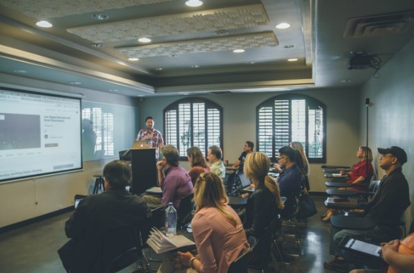 ¡Especialízate con los cursos gratuitos del SEPE!