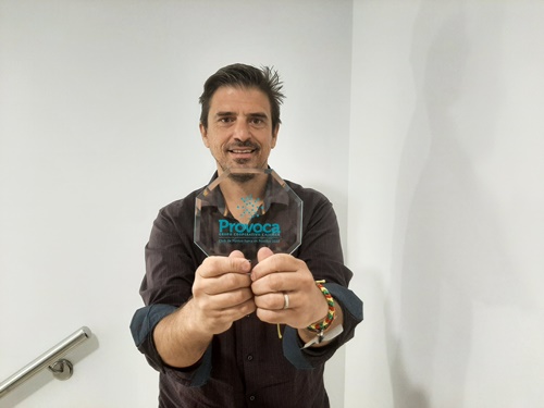 Grupo Cajamar premia a dos empleados por sus acciones de voluntariado