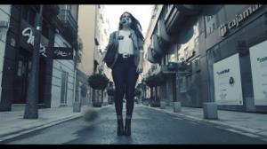 La edil de Podemos protagoniza un vídeo que critica que "Almería está muerta"