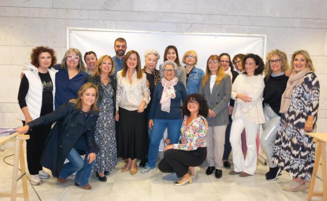 Diputación promueve la fotografía a mujeres con los Talleres Carmen de Burgos