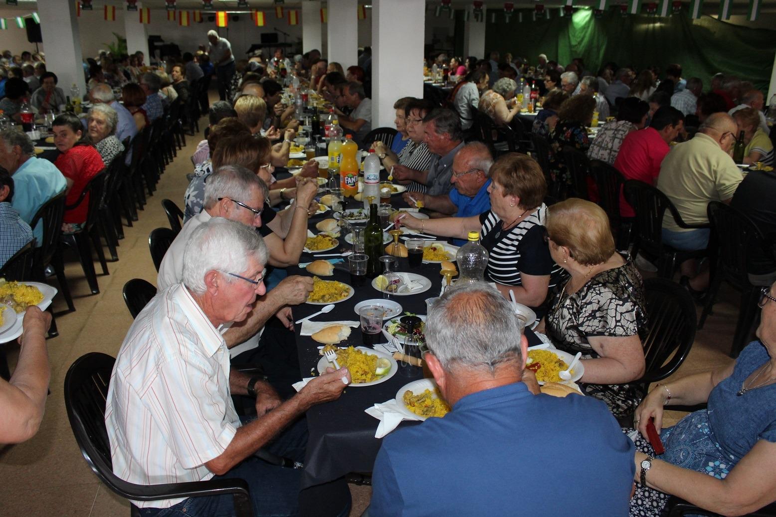 400 mayores en la comida de convivencia de la Asociación de Pensionistas “Pintor Pedro Antonio” de Pulpí