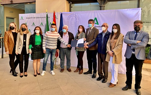 Crespo atiende una reivindicación histórica de regantes de Adra con 3 hectómetros cúbicos de agua de Benínar