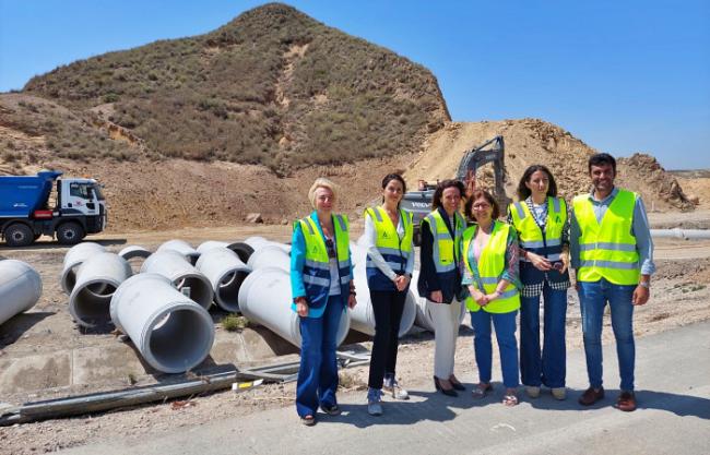 Rocío Díaz visita las obras de la variante costera y de la estación de autobuses de Mojácar