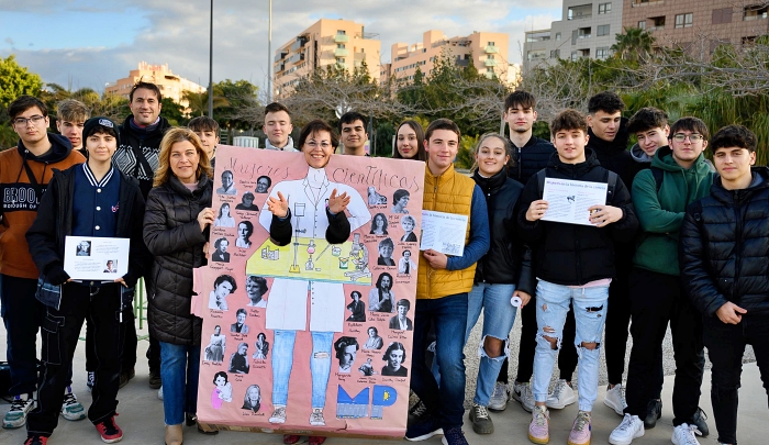 400 alumnos en las actividades del Ayuntamiento e IES Maestro Padilla sobre la mujer en la ciencia
 